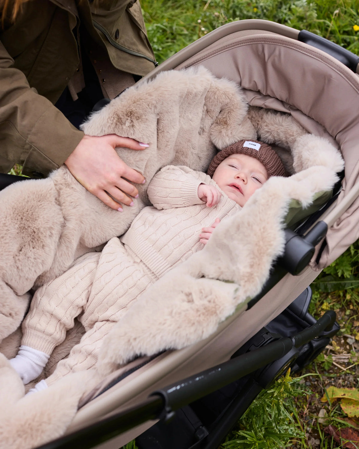 Moss Brown Greige Faux Fur//