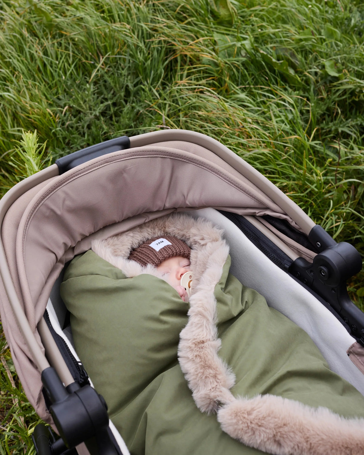 Woodland Greige Faux Fur//