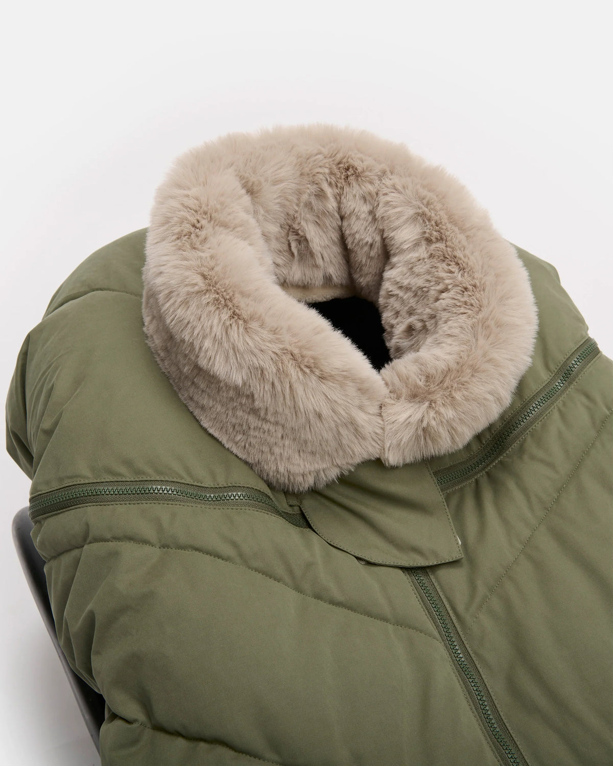 Woodland Greige Faux Fur//