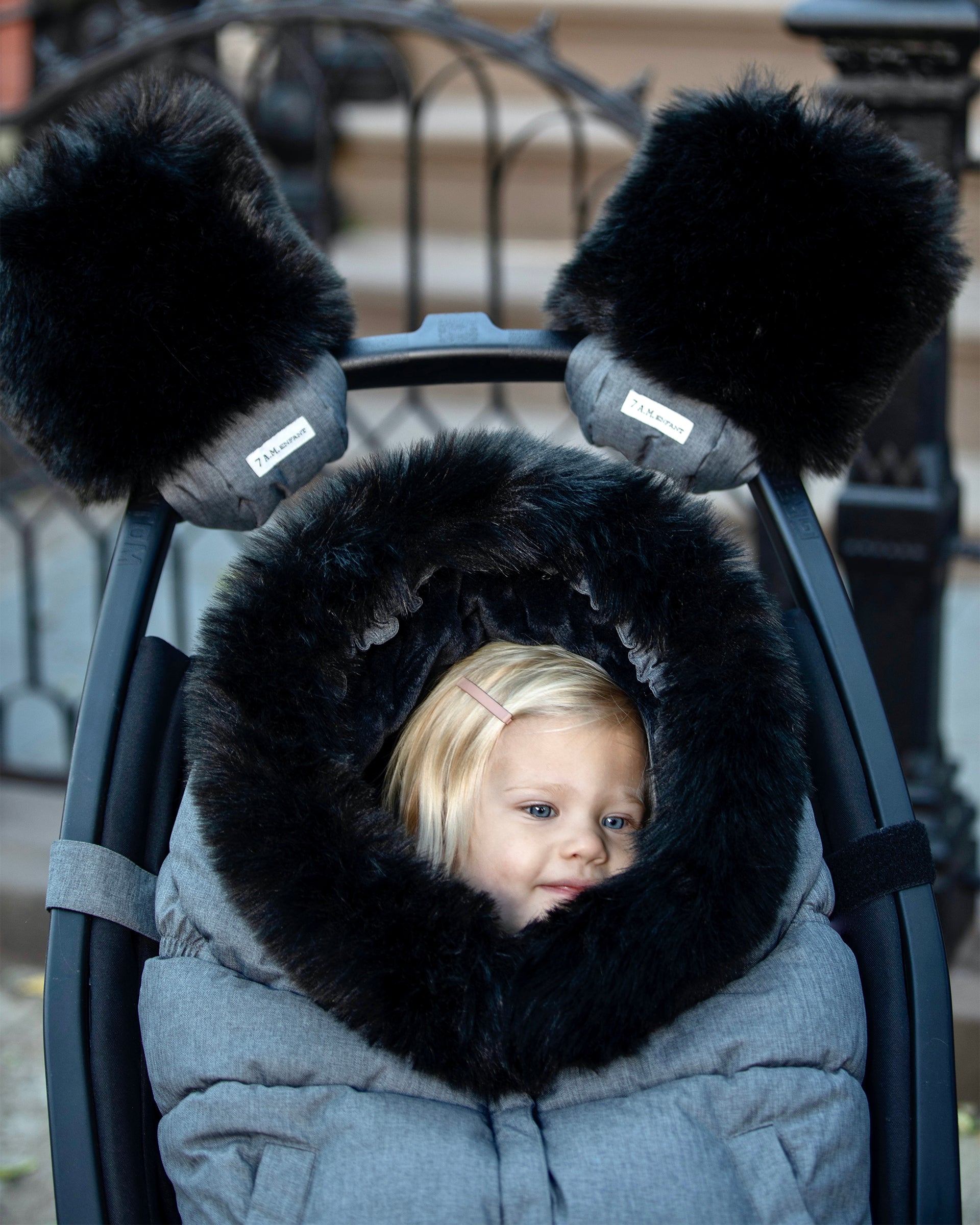 Heather Grey Dark - Black Faux Fur//